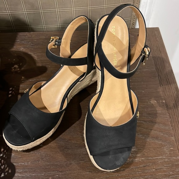 Tommy Hilfiger Black Eapadrilles, 9.5M - Picture 1 of 9